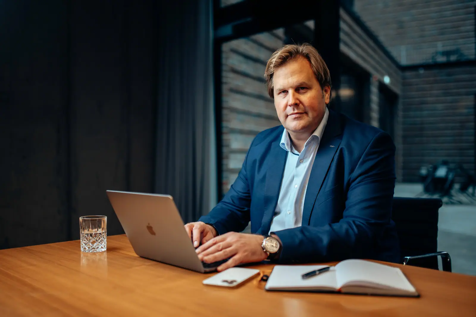 Strategy Analysis by Holger Lentz for External E-Commerce Department – Commerce Partner Assists Mid-Sized Businesses